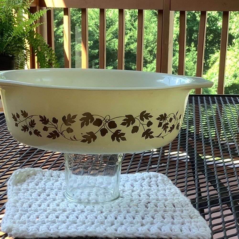 Vintage Pyrex 1.5 qt Golden Acorn Leaf Oval Casserole  Dish #043 *No  Lid*